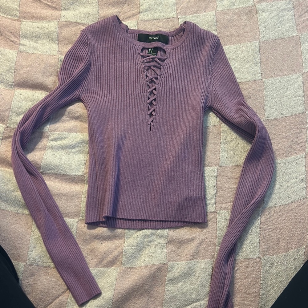 Forever 21 lace down stretchy material purple ribbed top